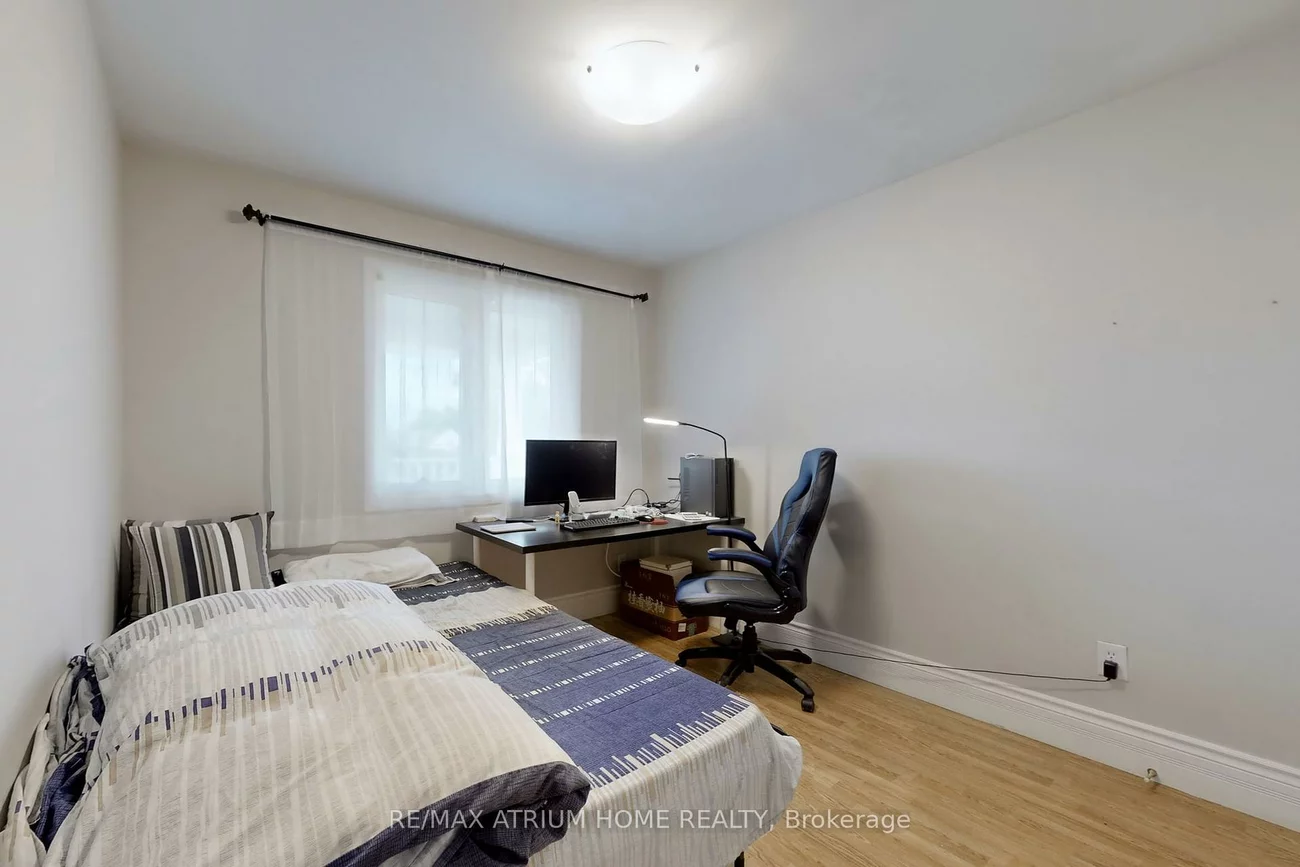 1242, Alexandra, Lakeview, Mississauga