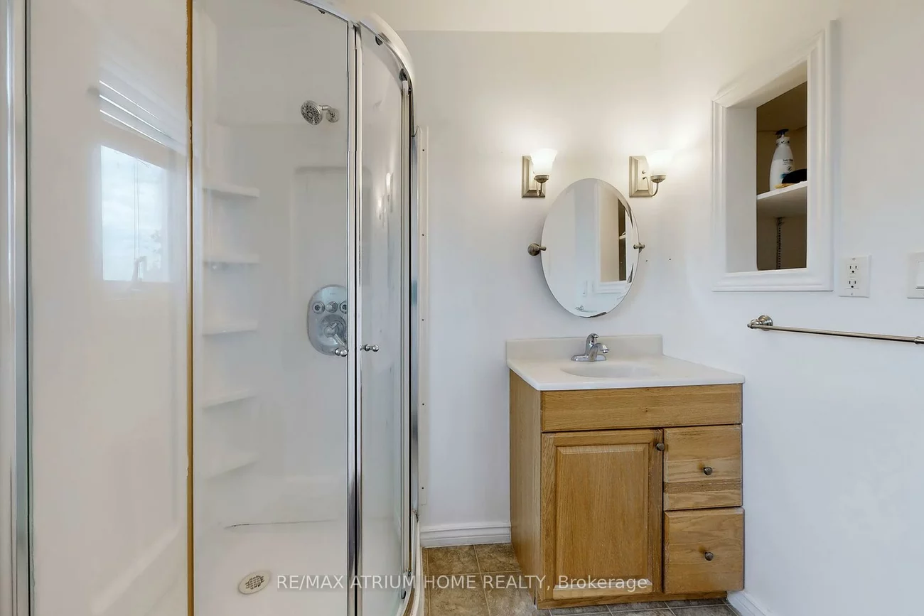 1242, Alexandra, Lakeview, Mississauga