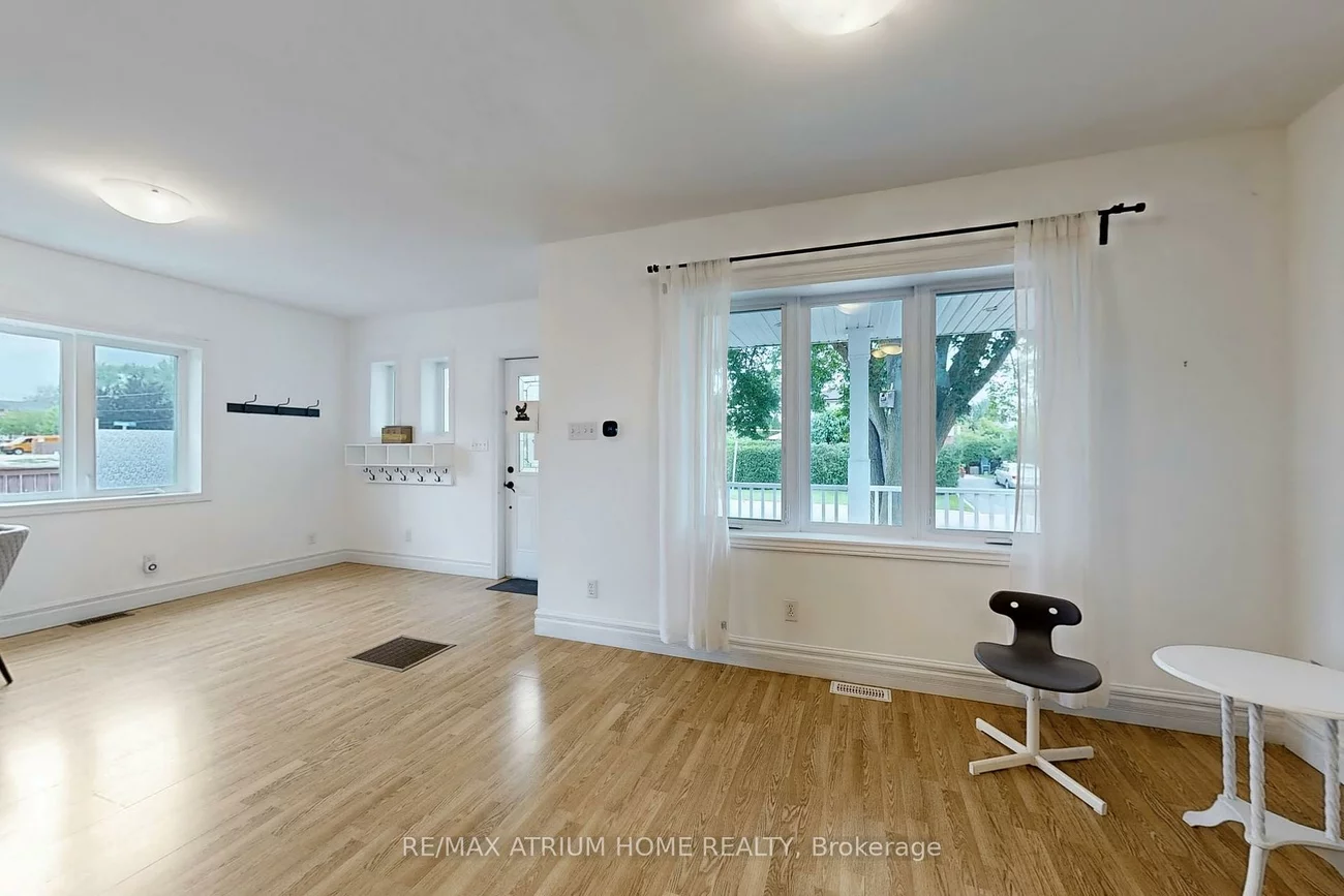 1242, Alexandra, Lakeview, Mississauga