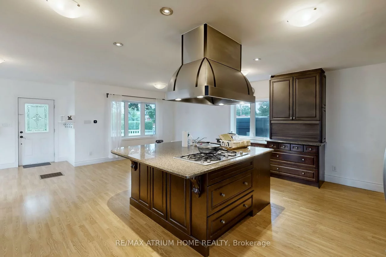 1242, Alexandra, Lakeview, Mississauga