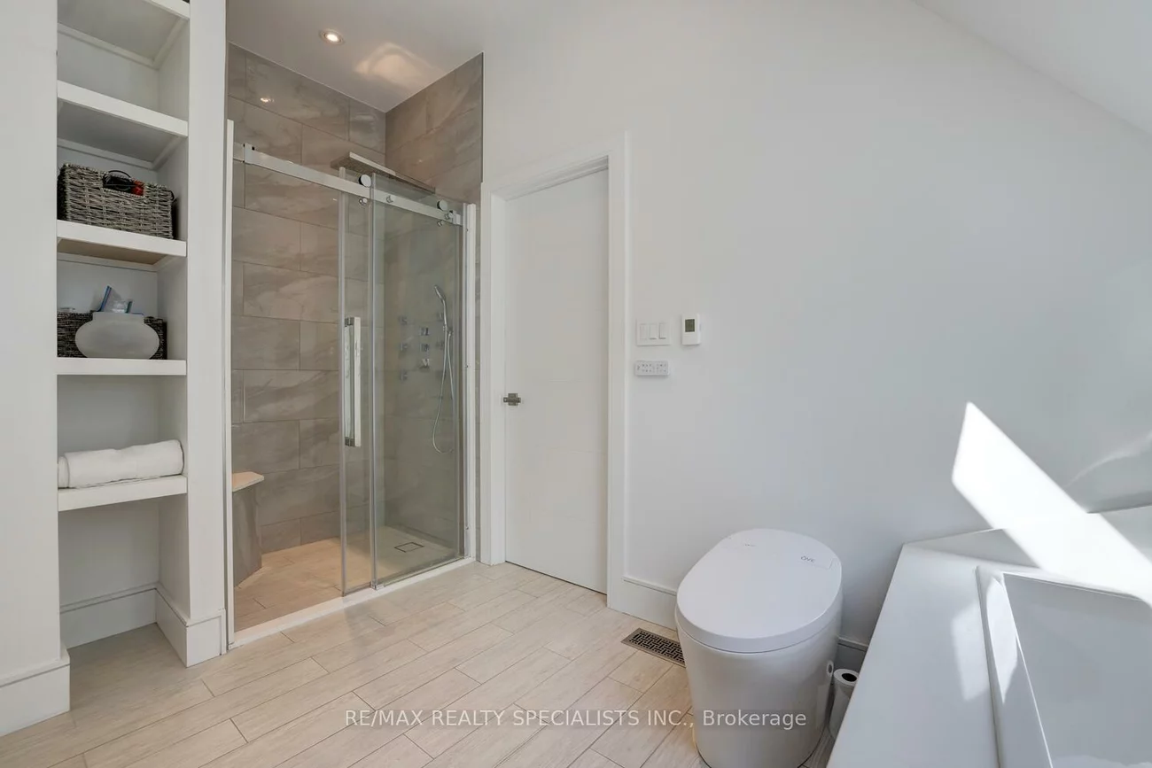 1310, Martley, Lorne Park, Mississauga
