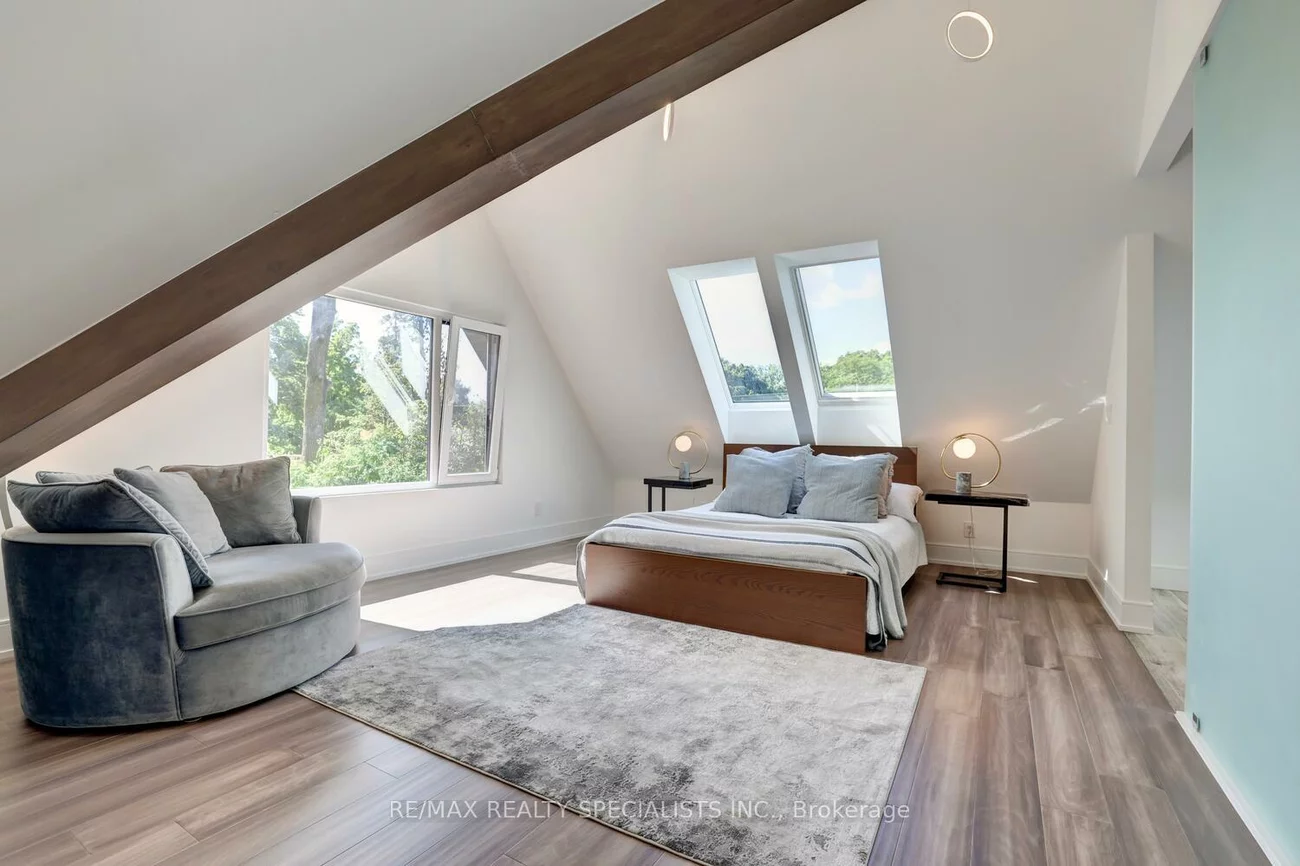 1310, Martley, Lorne Park, Mississauga