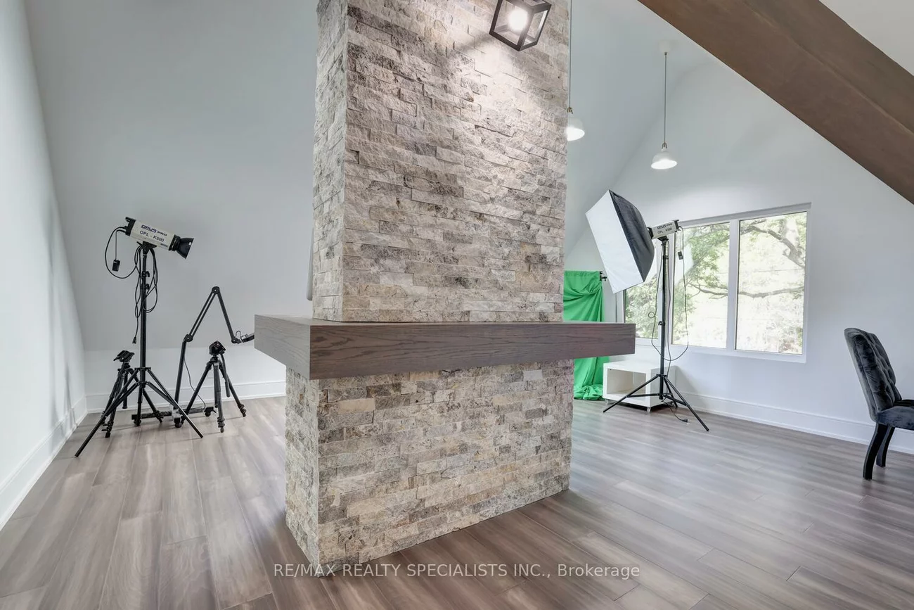 1310, Martley, Lorne Park, Mississauga