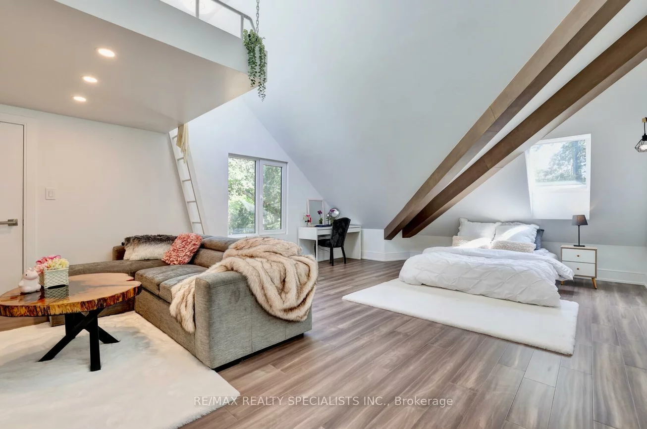 1310, Martley, Lorne Park, Mississauga