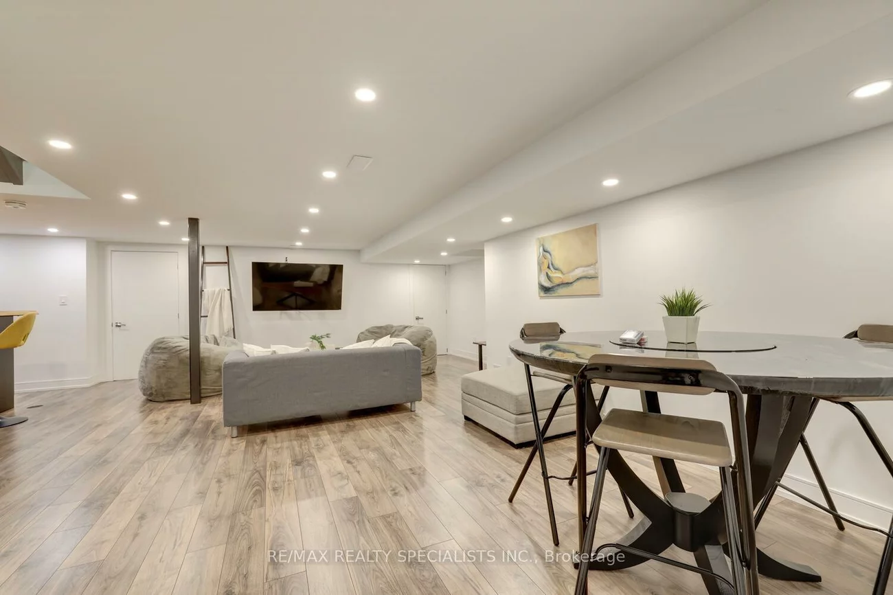 1310, Martley, Lorne Park, Mississauga