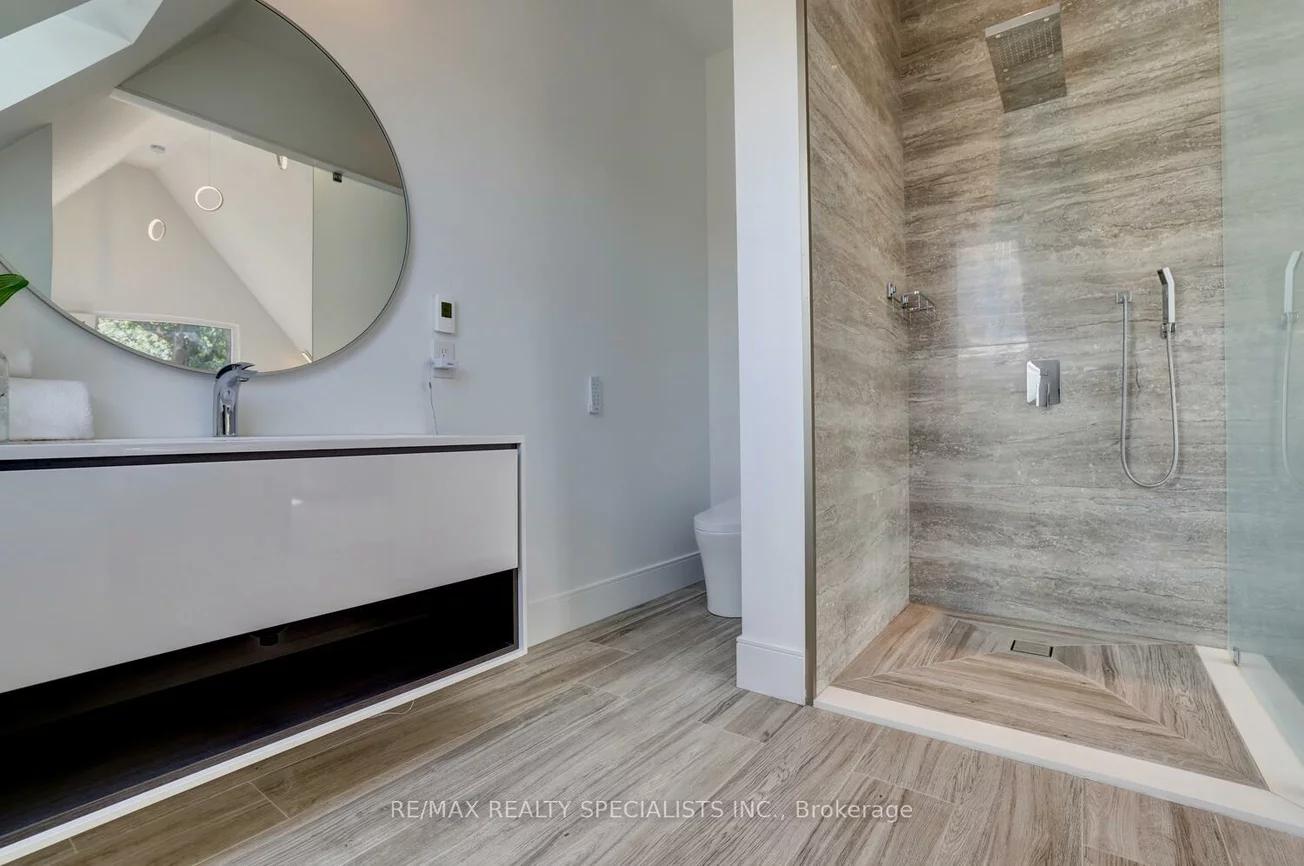 1310, Martley, Lorne Park, Mississauga
