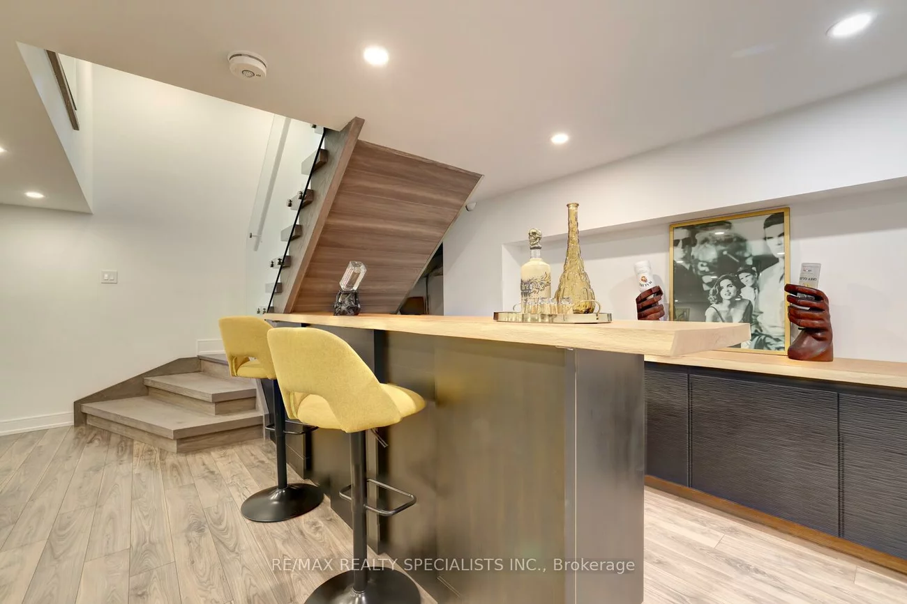 1310, Martley, Lorne Park, Mississauga