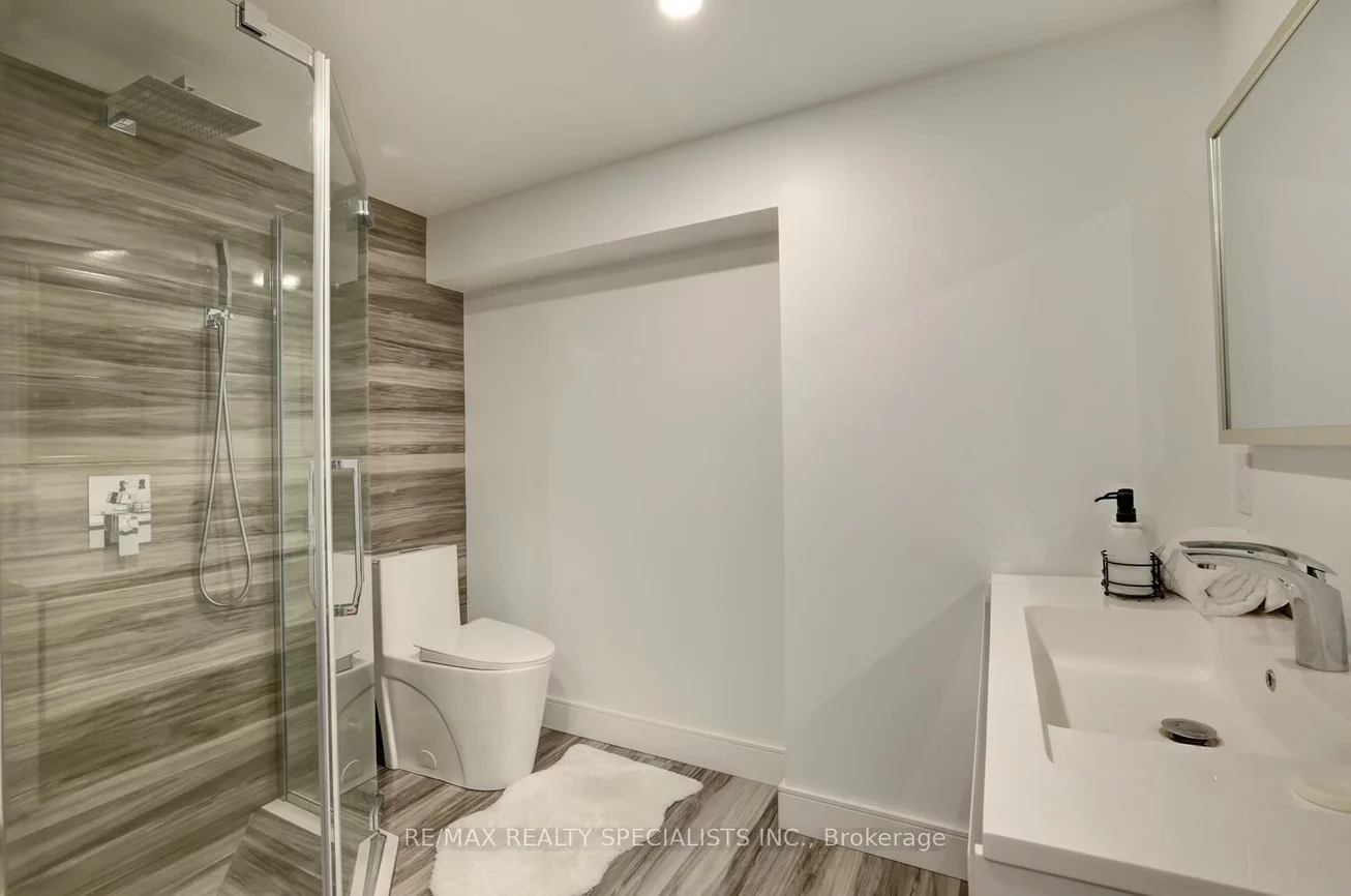 1310, Martley, Lorne Park, Mississauga