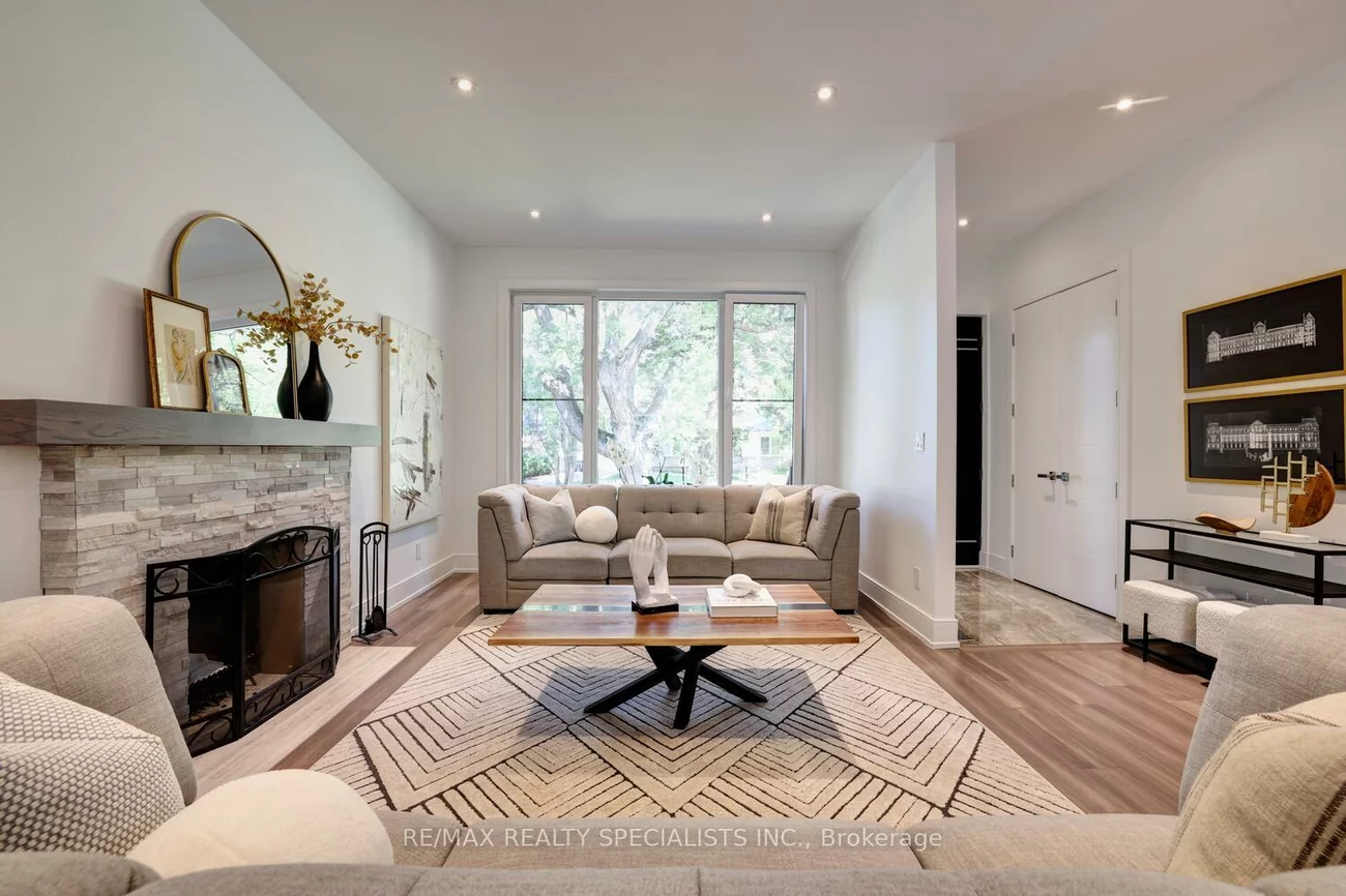 1310, Martley, Lorne Park, Mississauga
