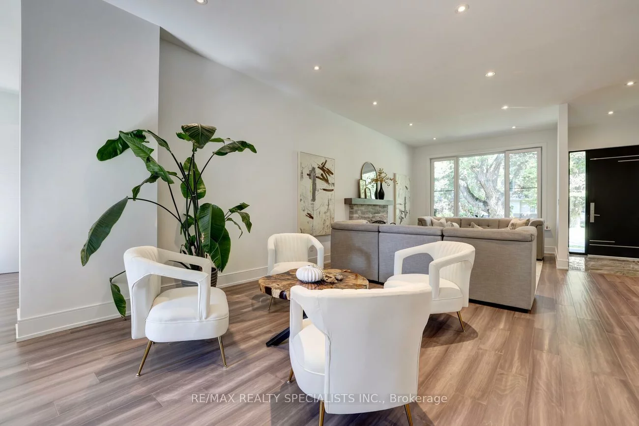 1310, Martley, Lorne Park, Mississauga