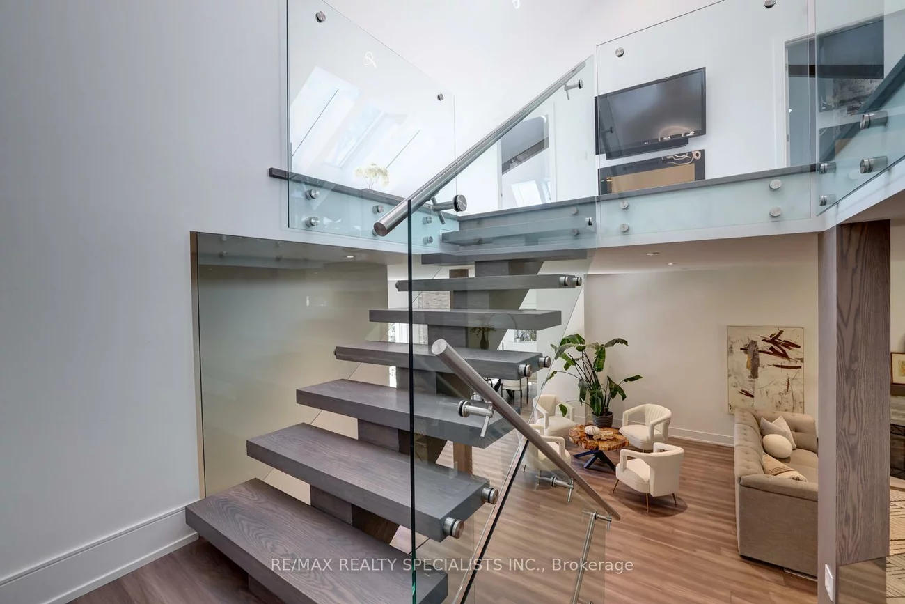1310, Martley, Lorne Park, Mississauga