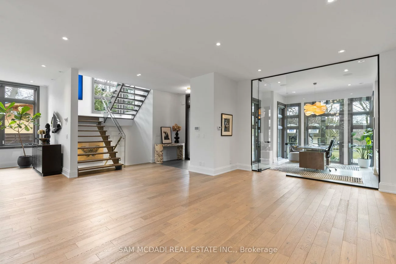 267, Kenollie, Mineola, Mississauga