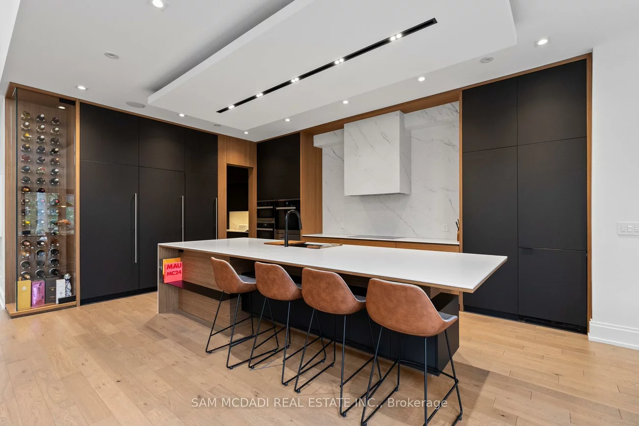 267, Kenollie, Mineola, Mississauga