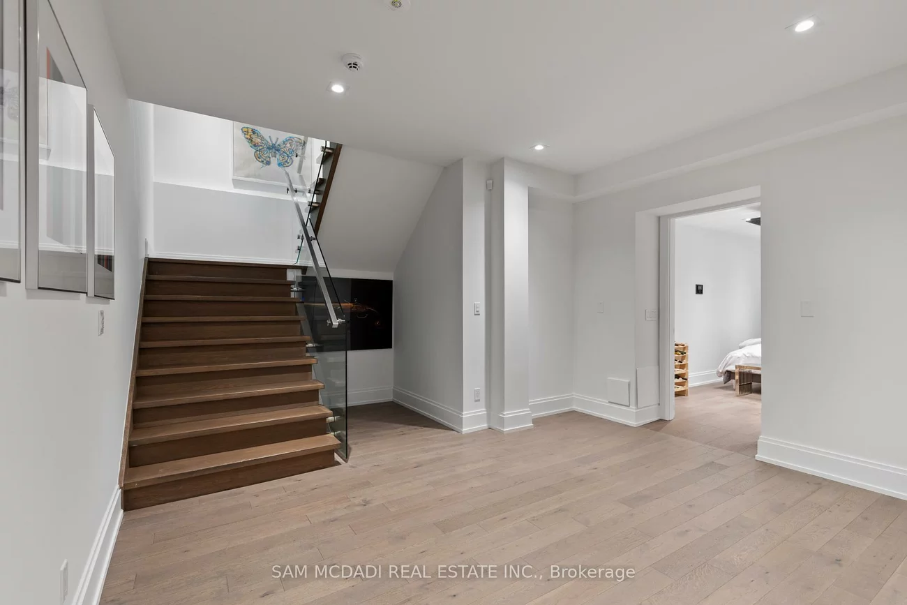 267, Kenollie, Mineola, Mississauga
