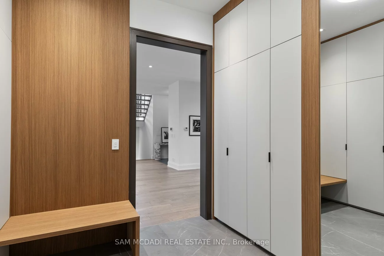 267, Kenollie, Mineola, Mississauga
