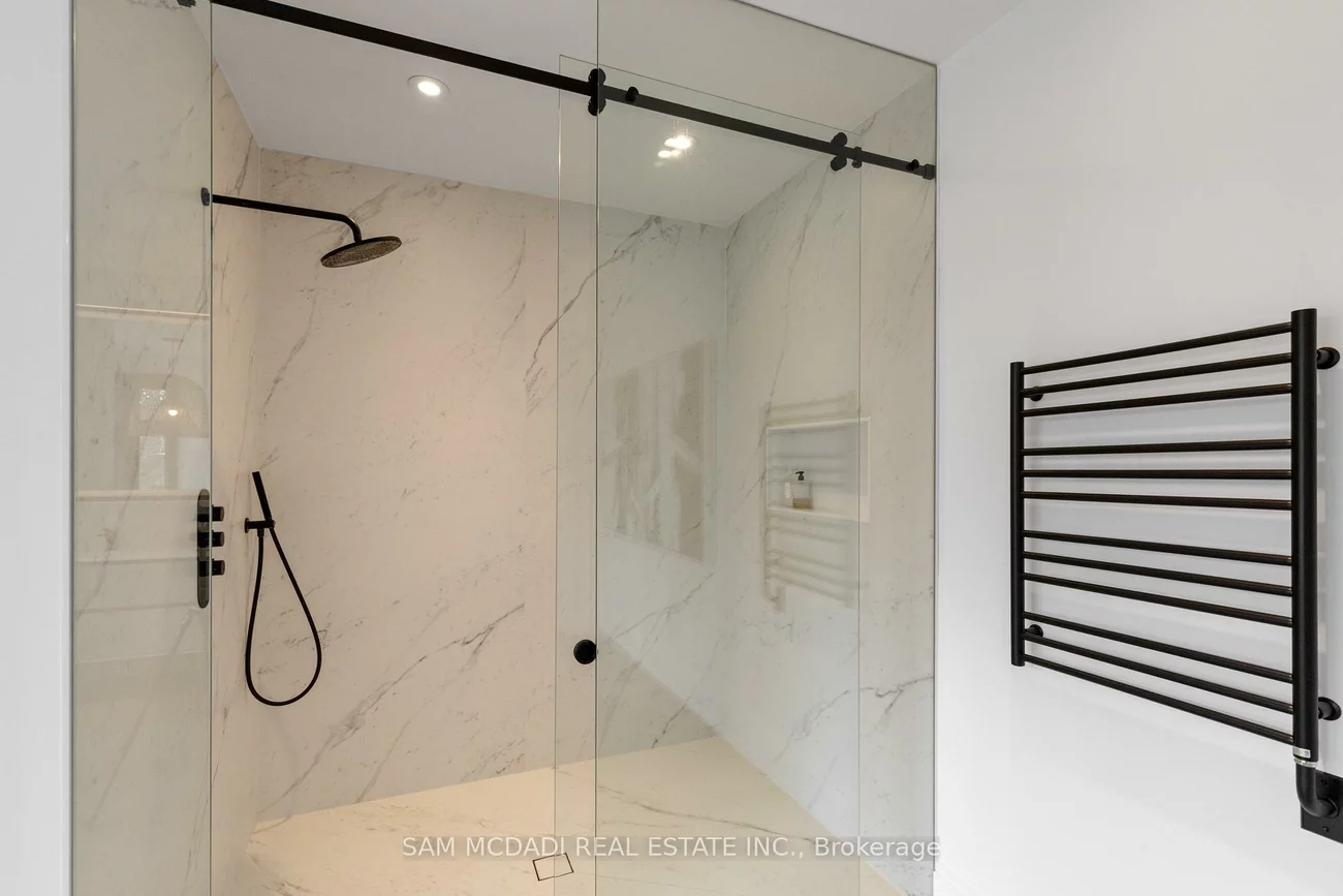 267, Kenollie, Mineola, Mississauga