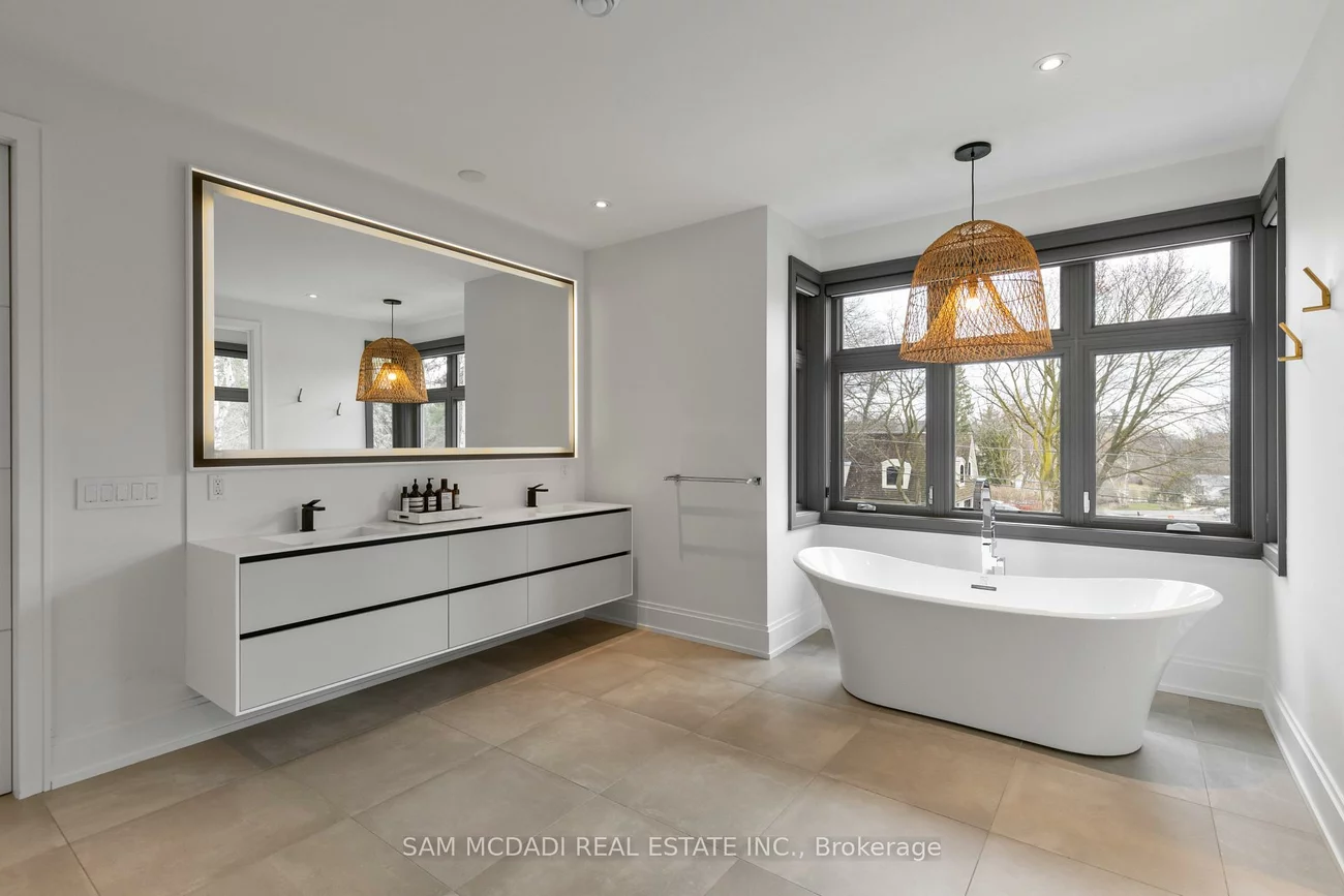 267, Kenollie, Mineola, Mississauga