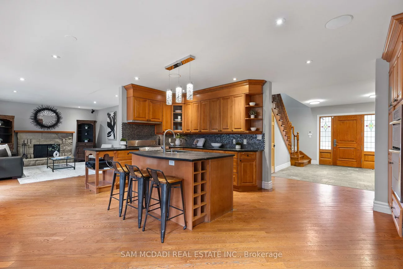 690, Meadow Wood, Clarkson, Mississauga