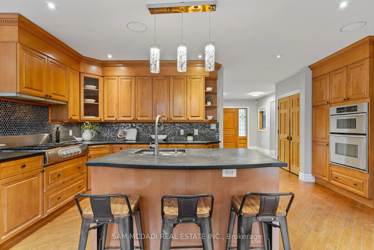 690, Meadow Wood, Clarkson, Mississauga