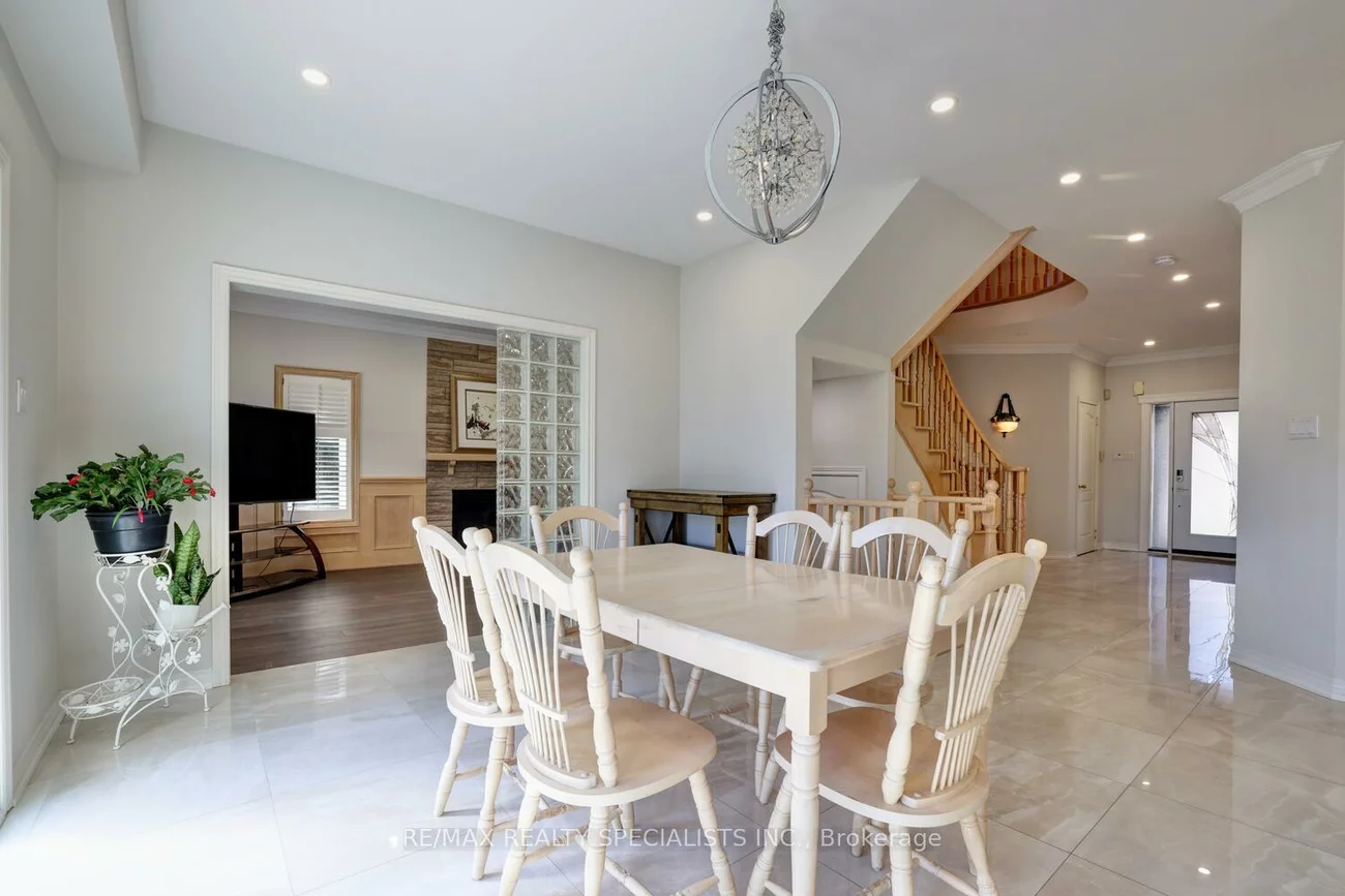 2923, Hammond, Sheridan, Mississauga