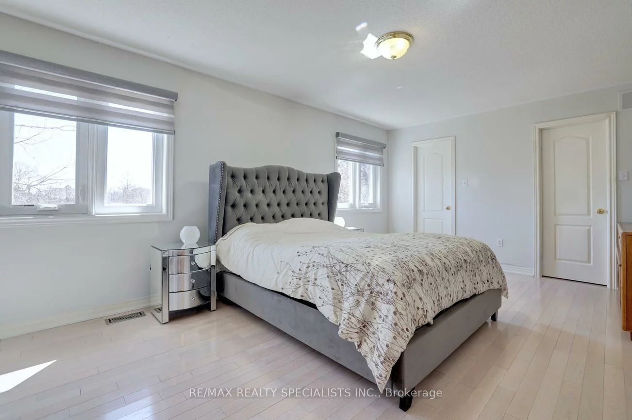 2923, Hammond, Sheridan, Mississauga