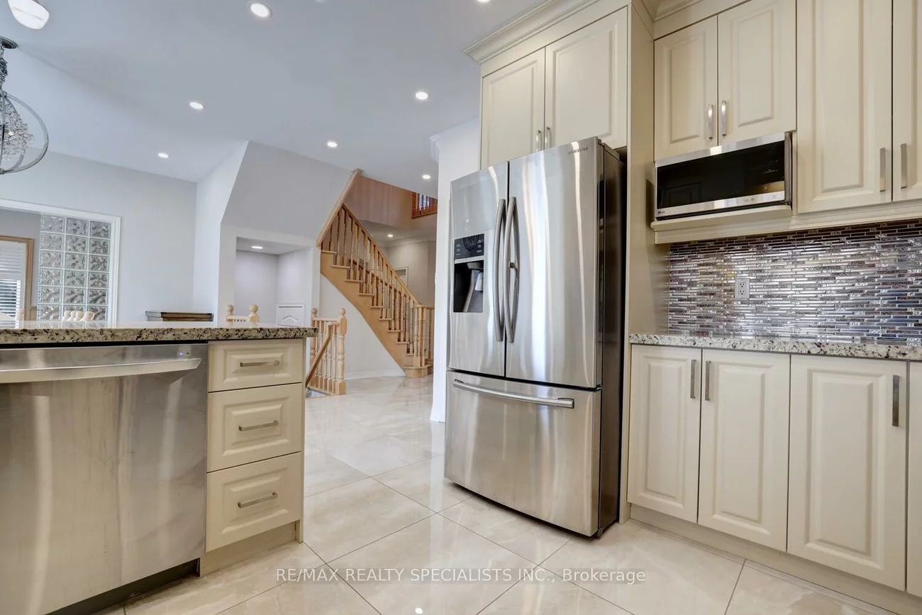 2923, Hammond, Sheridan, Mississauga
