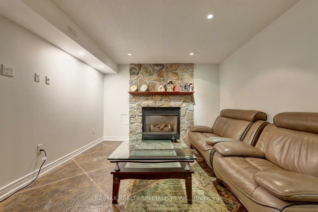 2923, Hammond, Sheridan, Mississauga
