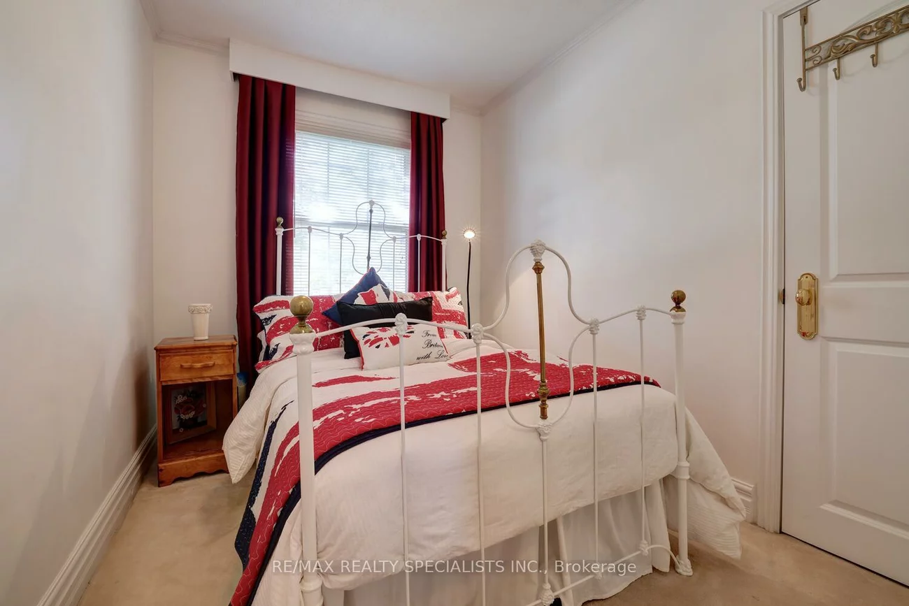 2633, Liruma, Sheridan, Mississauga
