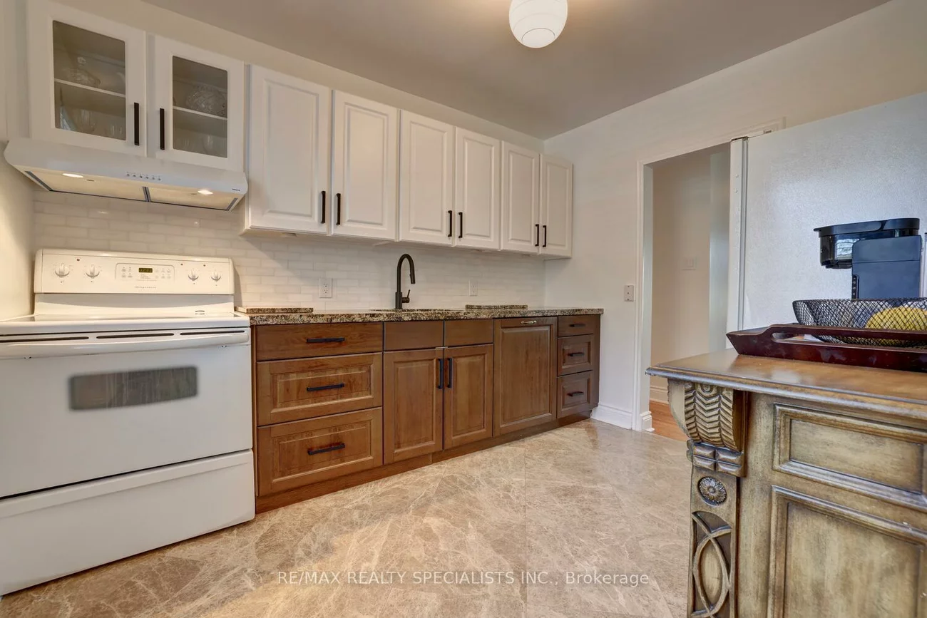 2633, Liruma, Sheridan, Mississauga
