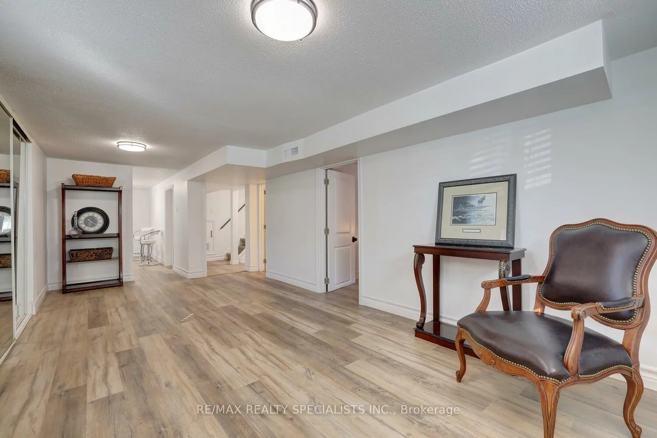 2633, Liruma, Sheridan, Mississauga