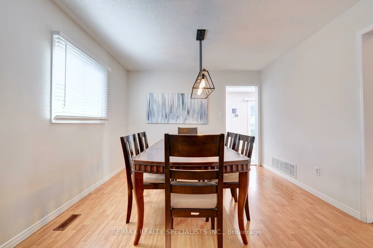 3233, McMaster, Erin Mills, Mississauga
