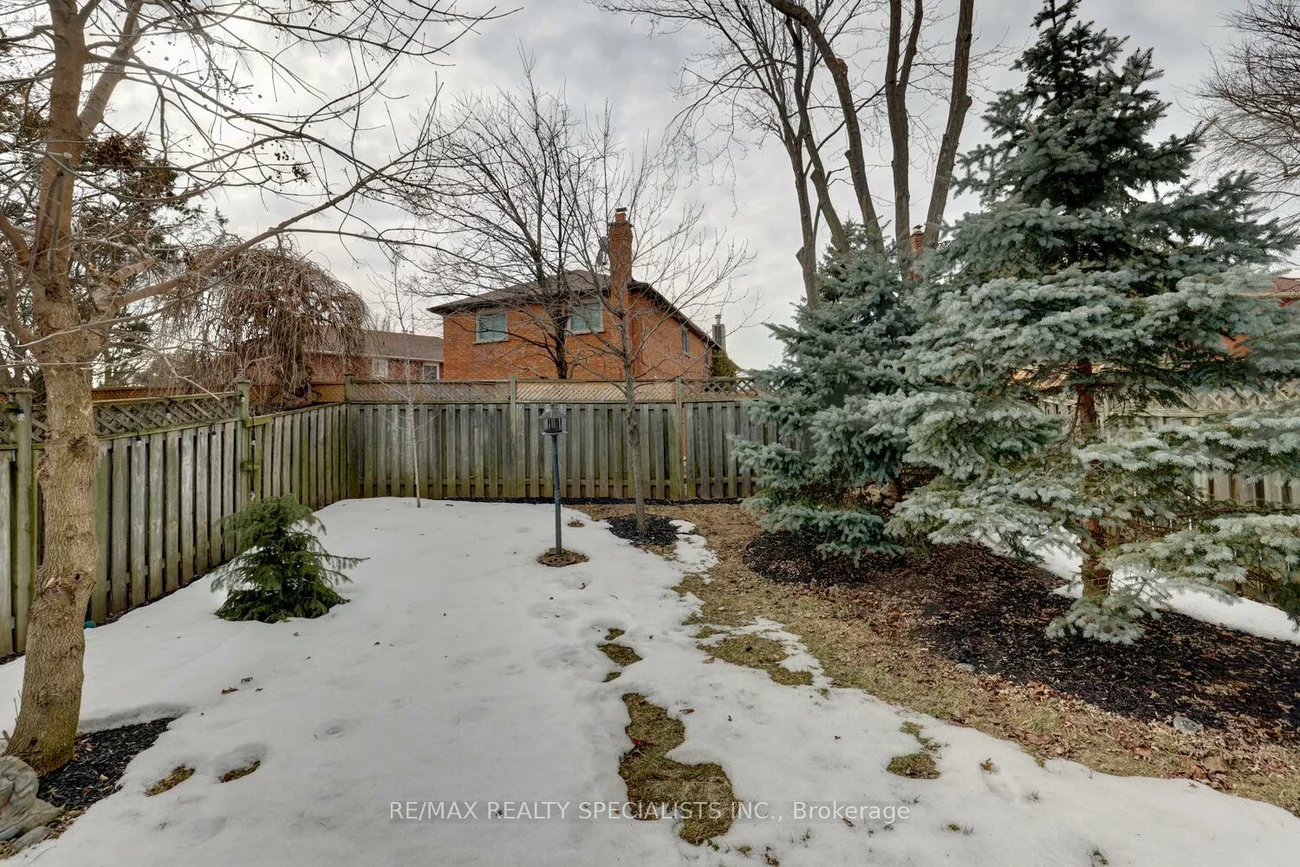 3233, McMaster, Erin Mills, Mississauga