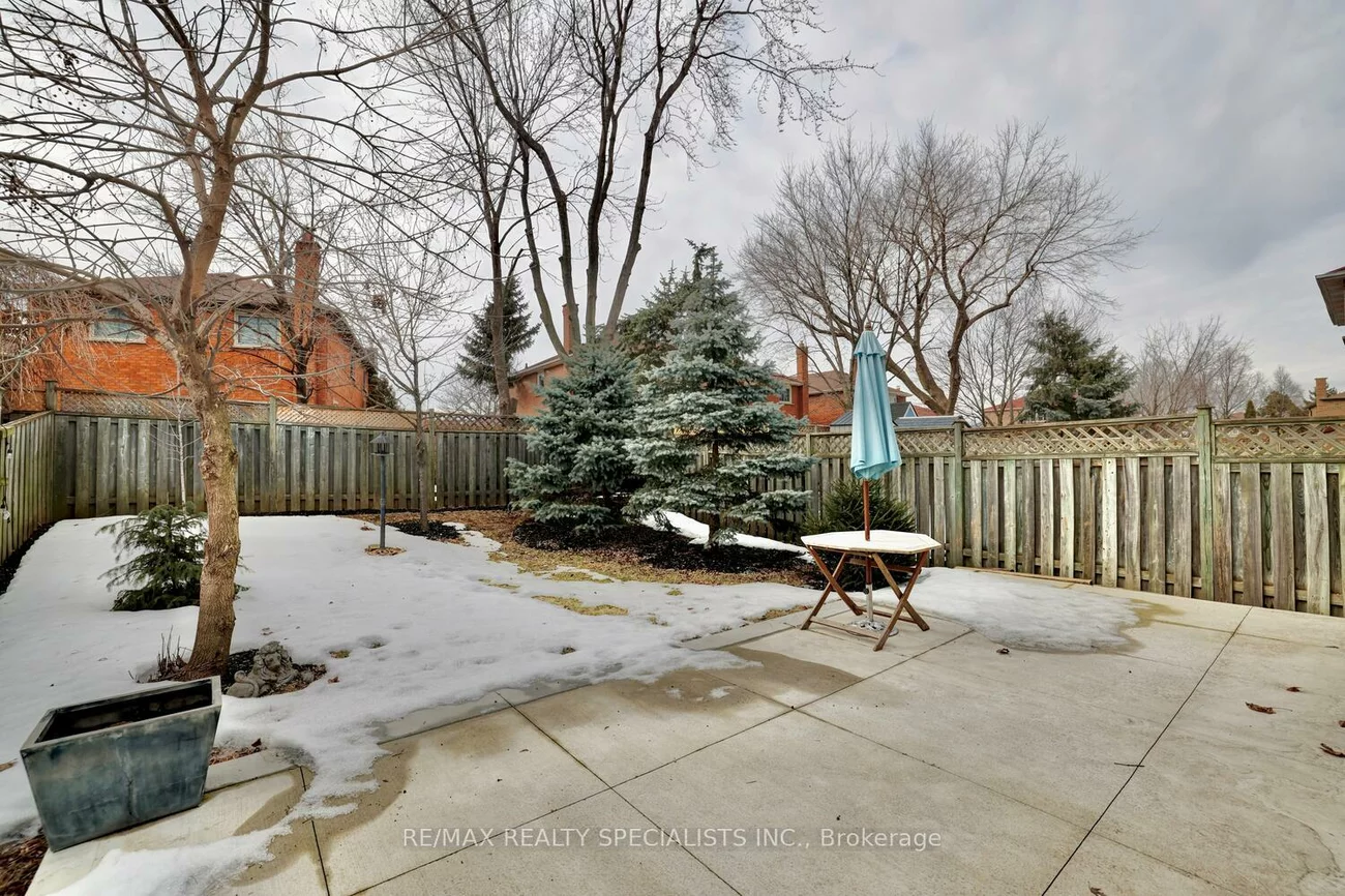 3233, McMaster, Erin Mills, Mississauga