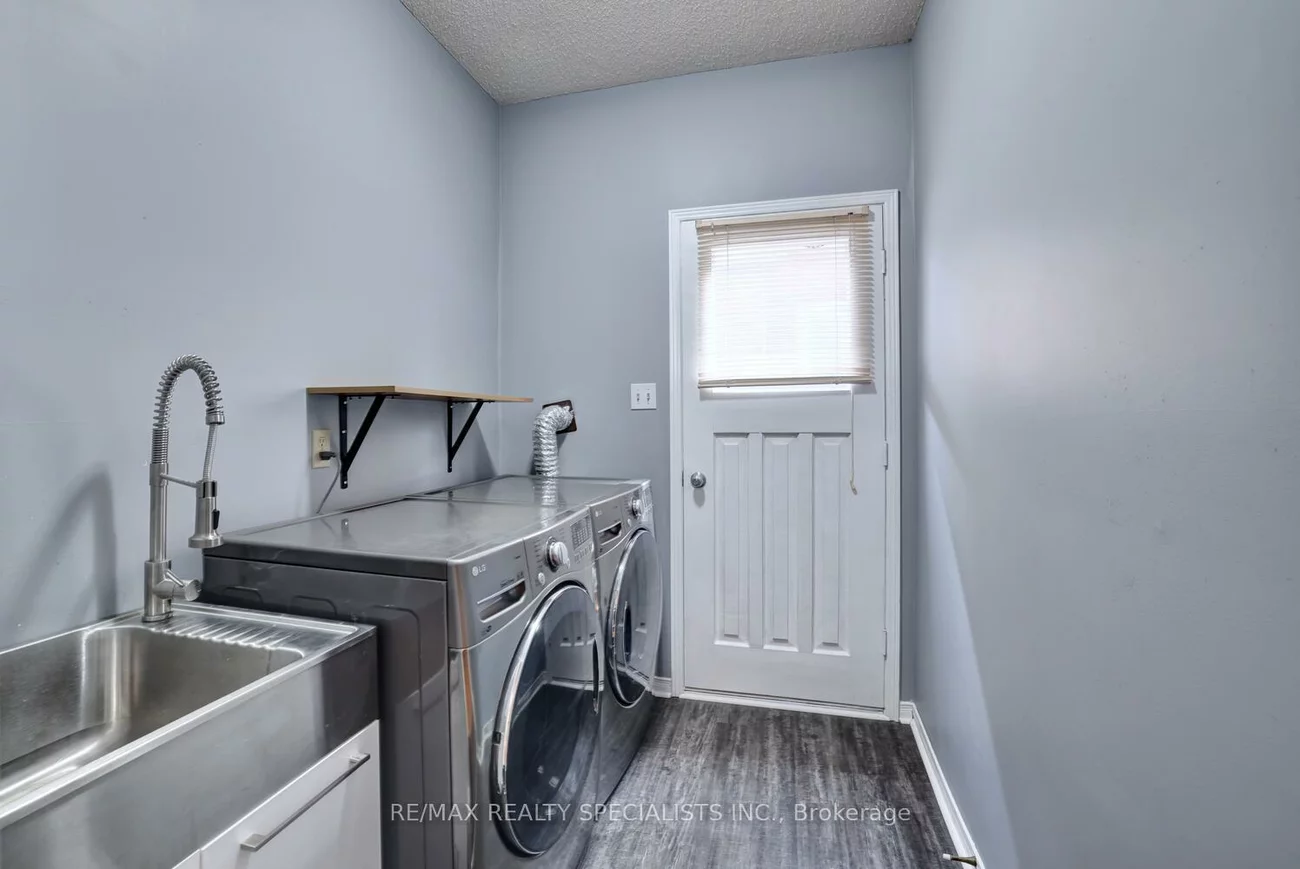 3233, McMaster, Erin Mills, Mississauga