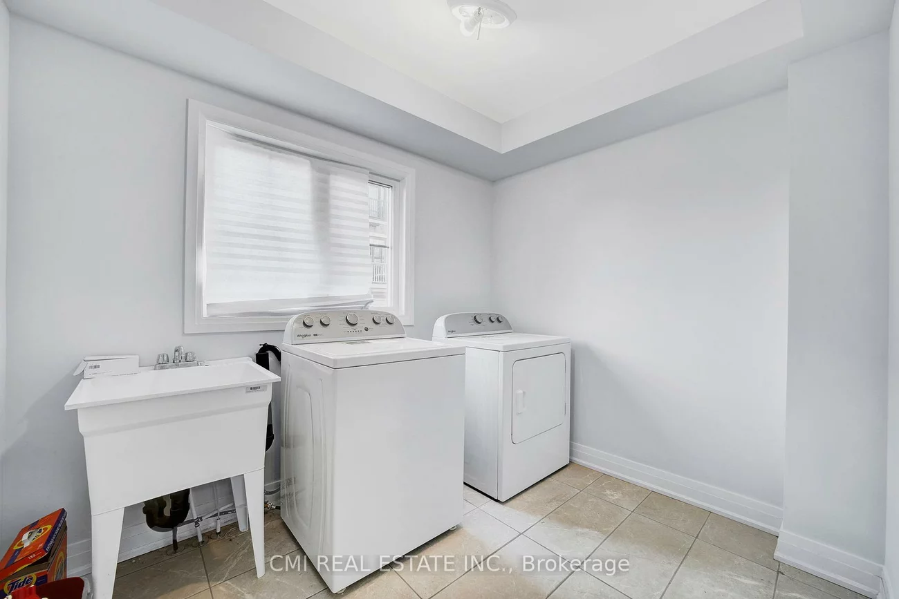 2122, Royal Gala, Lakeview, Mississauga