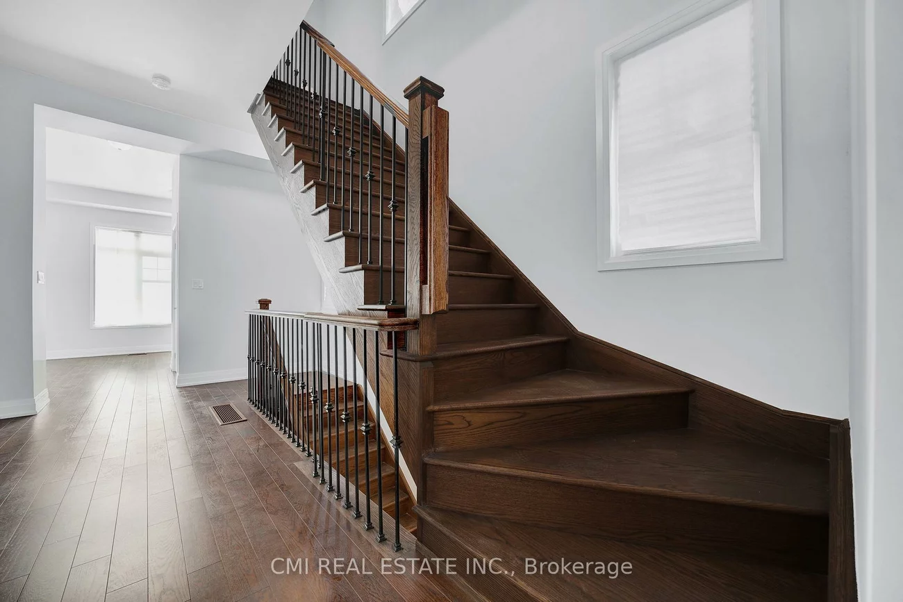 2122, Royal Gala, Lakeview, Mississauga