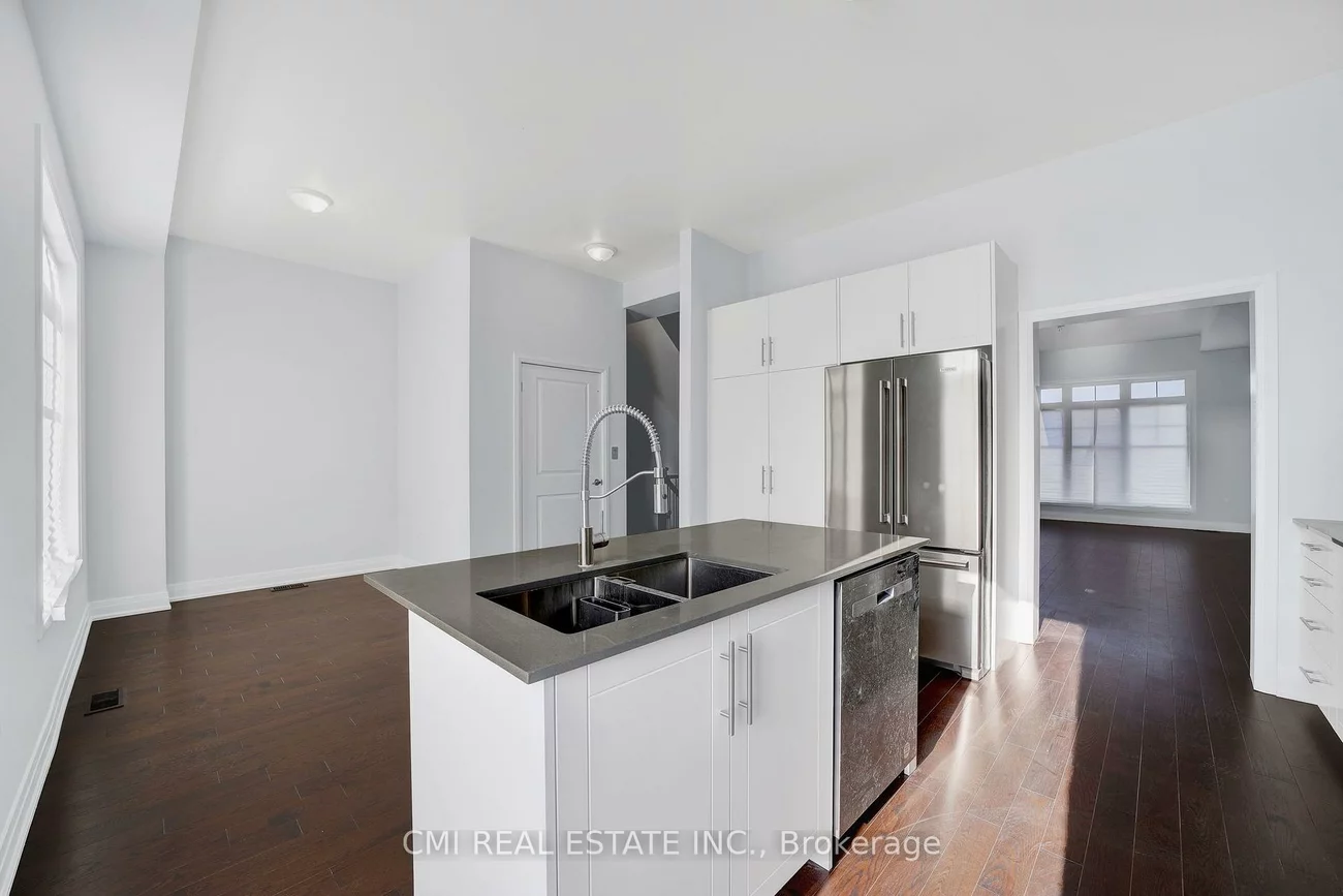 2122, Royal Gala, Lakeview, Mississauga