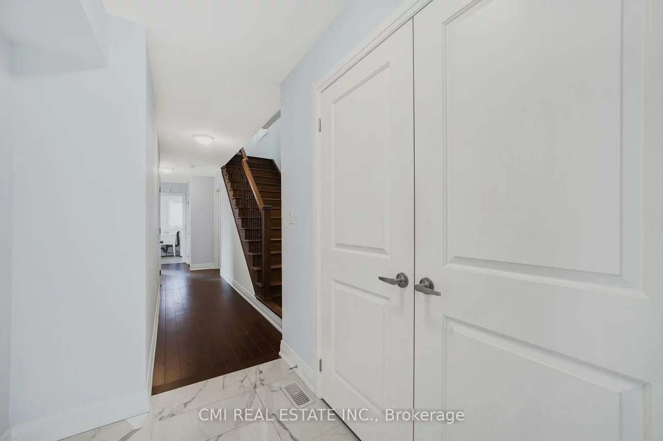 2122, Royal Gala, Lakeview, Mississauga