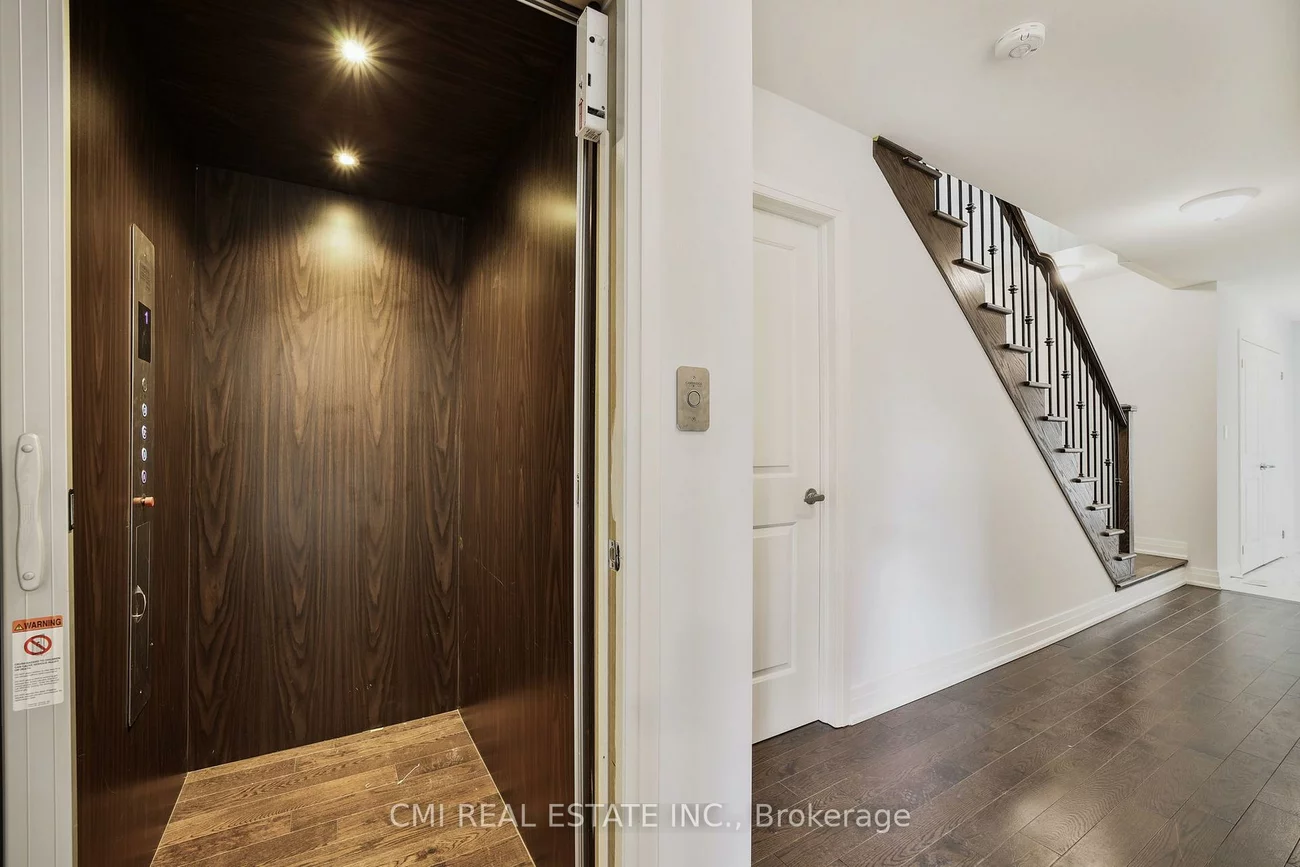 2122, Royal Gala, Lakeview, Mississauga
