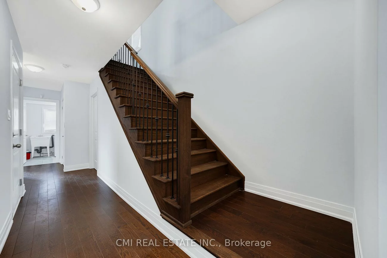 2122, Royal Gala, Lakeview, Mississauga