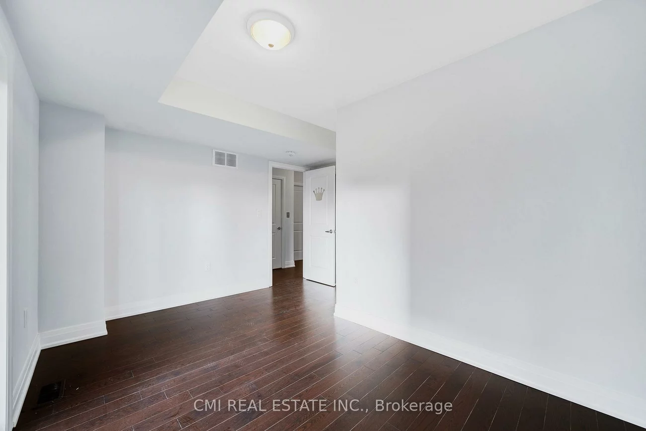 2122, Royal Gala, Lakeview, Mississauga