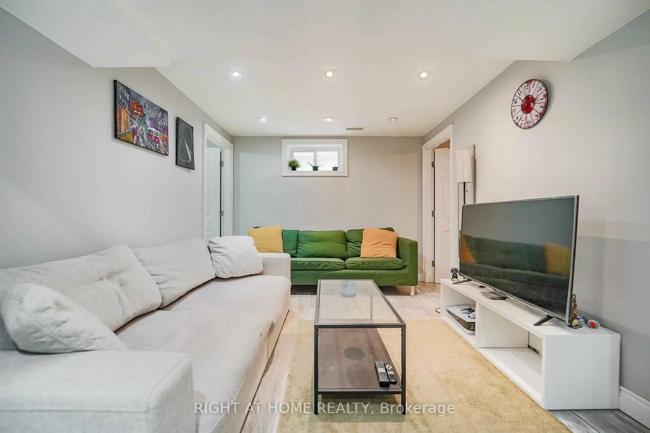 2396, Homelands, Sheridan, Mississauga