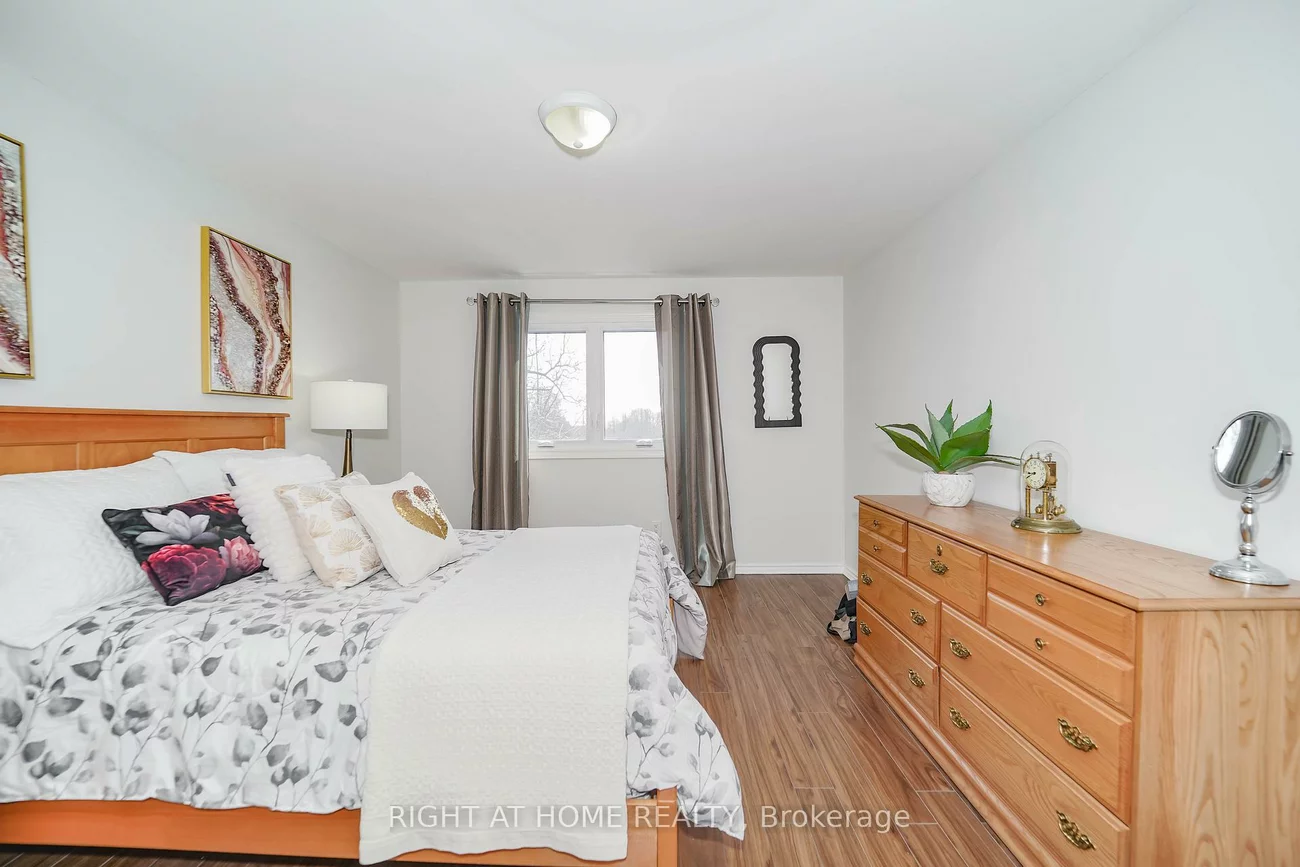 2396, Homelands, Sheridan, Mississauga