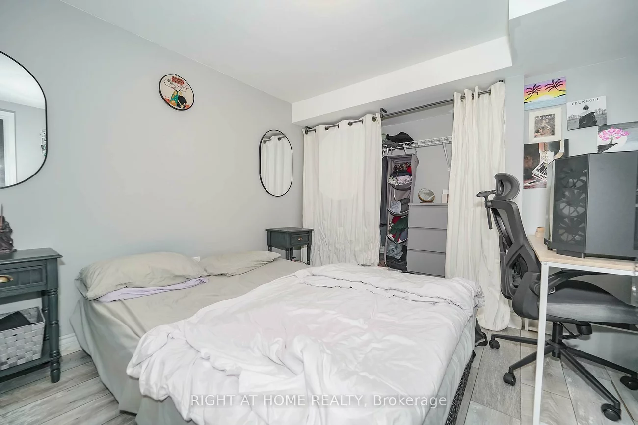 2396, Homelands, Sheridan, Mississauga