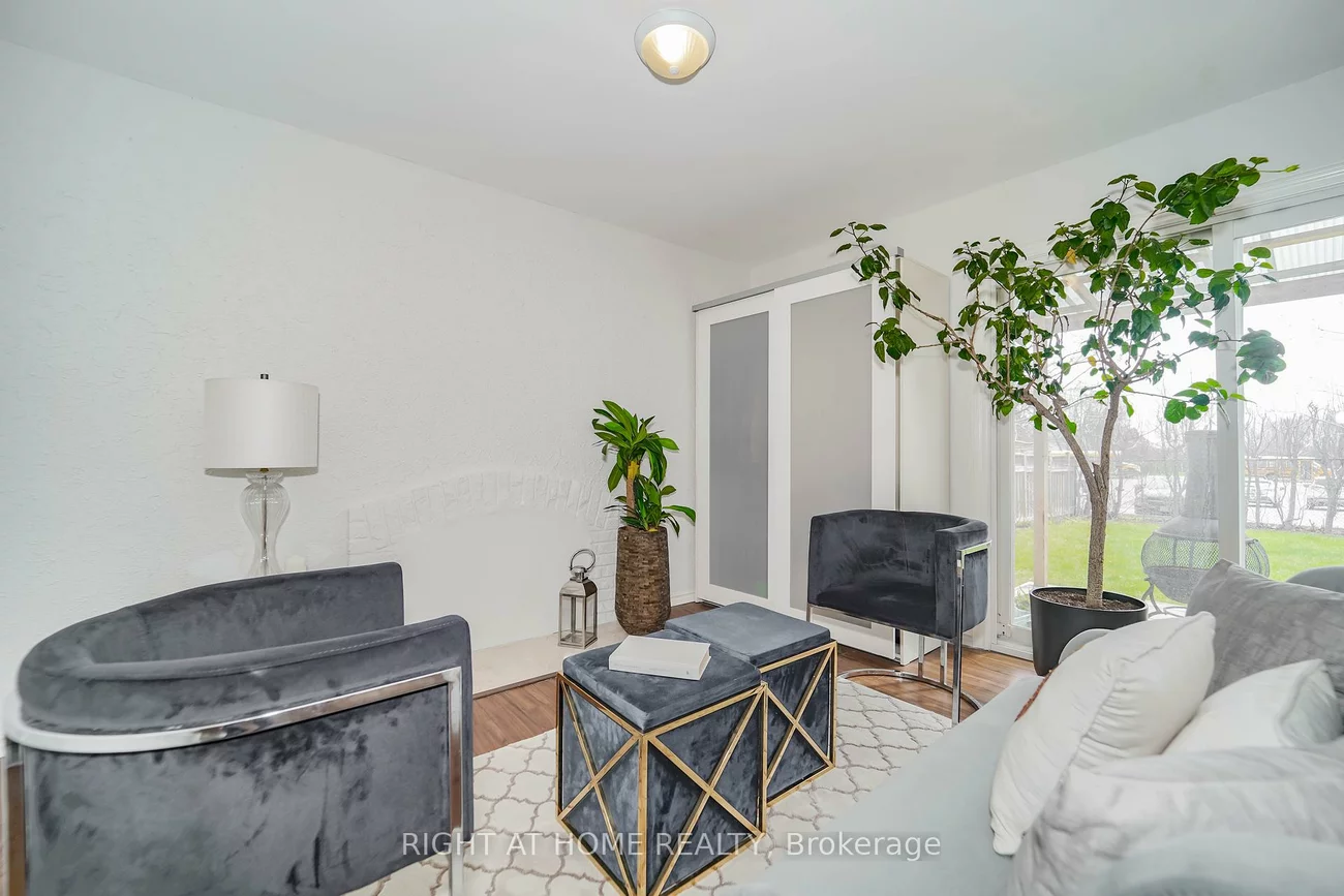 2396, Homelands, Sheridan, Mississauga