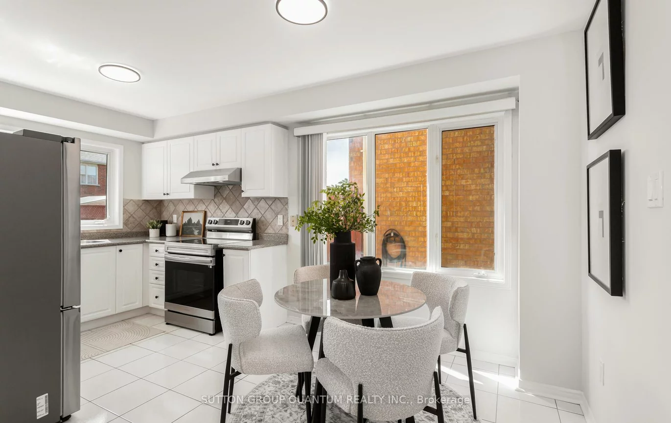 2838, Cartwright, Central Erin Mills, Mississauga