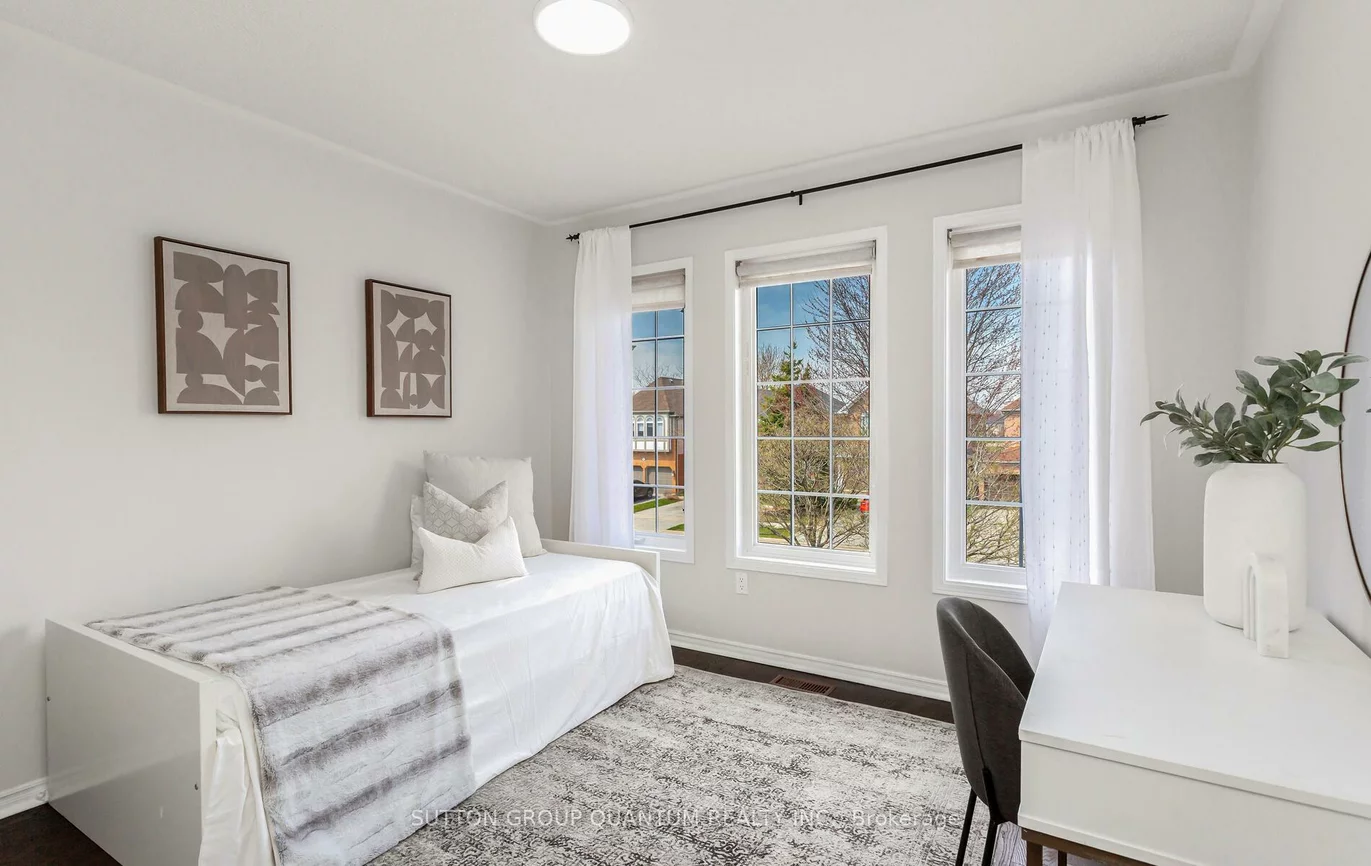 2838, Cartwright, Central Erin Mills, Mississauga