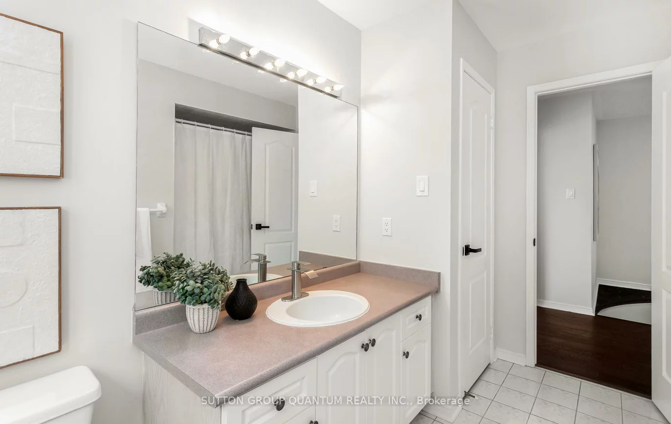 2838, Cartwright, Central Erin Mills, Mississauga