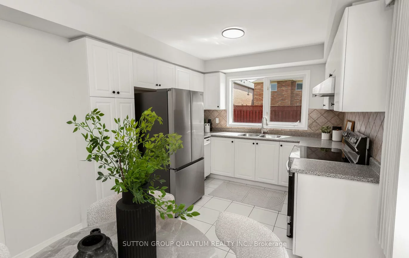 2838, Cartwright, Central Erin Mills, Mississauga