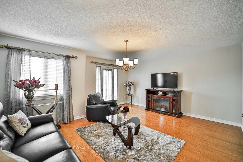 413, Oaktree, Meadowvale Village, Mississauga